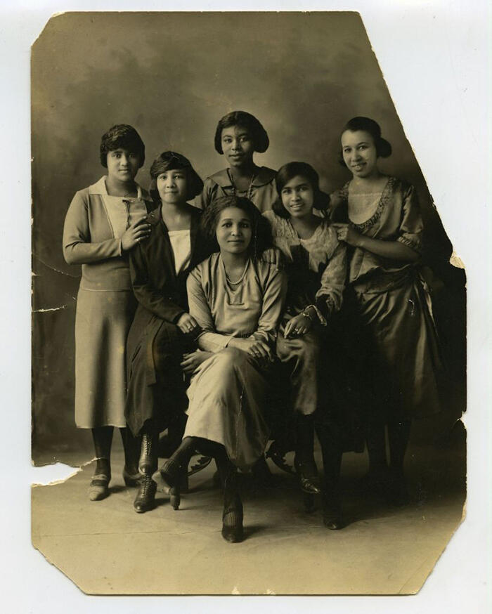 Members of the 1921 Rho Chapter of Alpha Kappa Alpha Sorority